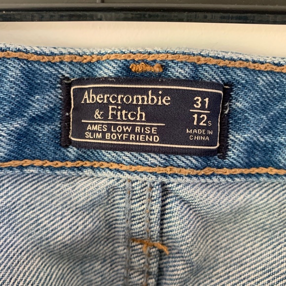 Abercrombie and Fitch boyfriend jeans - Picture 7 of 8